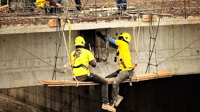 Paso a desnivel en Quetzaltenango avanza./Foto: Caminos.