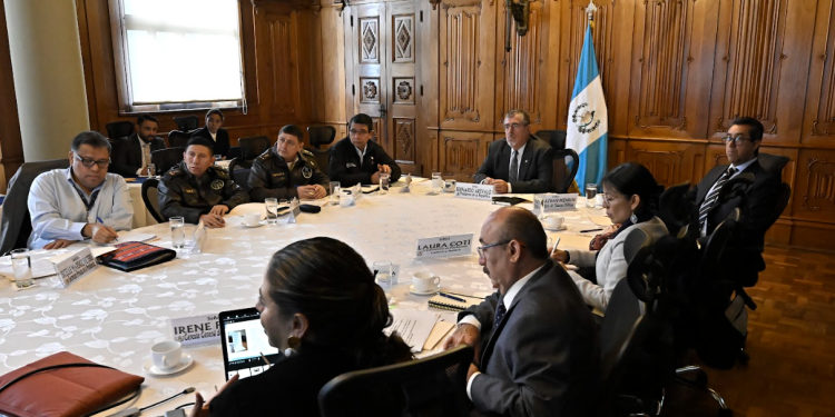 Presidente Bernardo Arévalo lidera primera reunión del Comité Presidencial para la Reactivación Ferroviaria