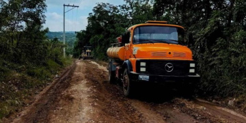 Reactivan obra para recuperar 10 kilómetros de carretera en Zacapa
