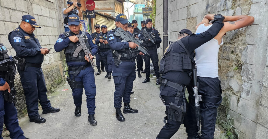 PNC realiza operativo de seguridad en el barrio El Gallito, zona 3