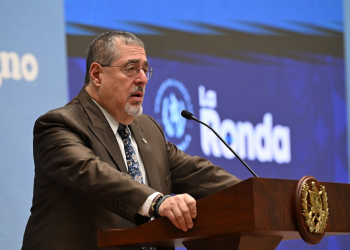 Presidente Bernardo Arévalo destacó la llegada de la misión especial de la OEA. / Foto: Byron de la Cruz.