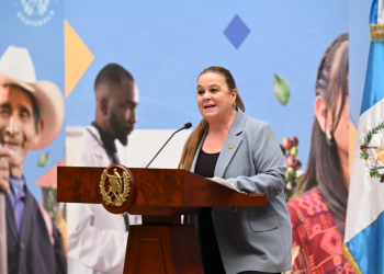 La ministra anunció que el ciclo escolar 2026 iniciará el 02 de febrero. (Foto: Byron de la Cruz)