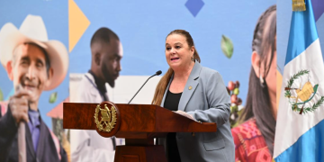 La ministra anunció que el ciclo escolar 2026 iniciará el 02 de febrero. (Foto: Byron de la Cruz)