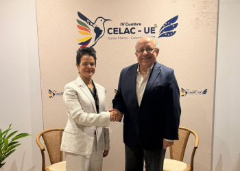 El ministro de Relaciones Exteriores abordó retos comunes regionales con la secretaria general de la AEC. (Foto: Minex)