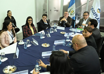 Presidente Bernardo Arévalo visita sede de Segeplan.