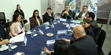 Presidente Bernardo Arévalo visita sede de Segeplan.