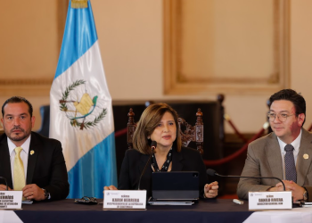 Vicepresidenta desataca ampliación de centros de impresión de documentos migratorios internacionales. (Foto: Gilbert García)