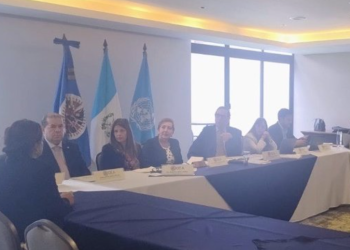 Misión Especial de la OEA se reúne con el Colegio de Abogados y el sector empresarial