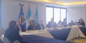 Misión Especial de la OEA se reúne con el Colegio de Abogados y el sector empresarial