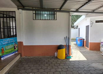 Mantenimiento en el puesto de Salud Las Trojes mejora atención y entorno para vecinos de Amatitlán. (Foto: MSPAS)