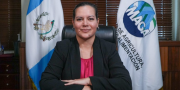 La ministra María Fernanda Rivera informó que solicitó una auditoría interna para revisar los procesos relacionados con la adquisición de fertilizantes realizada en 2024. / Foto: MAGA.
