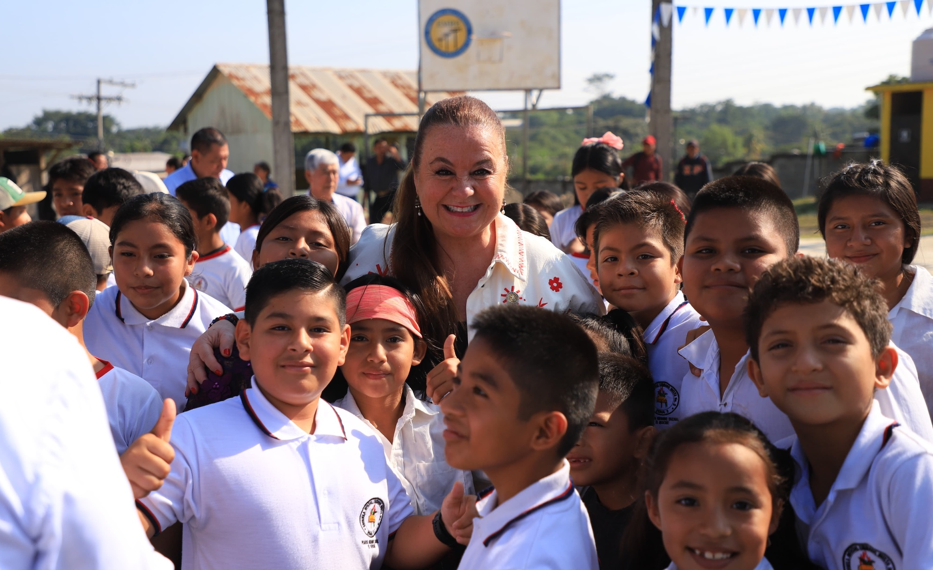 Ministerio de Educación consolida avances históricos en infraestructura, transparencia y programas de apoyo escolar. (Foto: Mineduc)