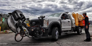 DGAC recibe máquina deshulizadora./Foto: DGAC.