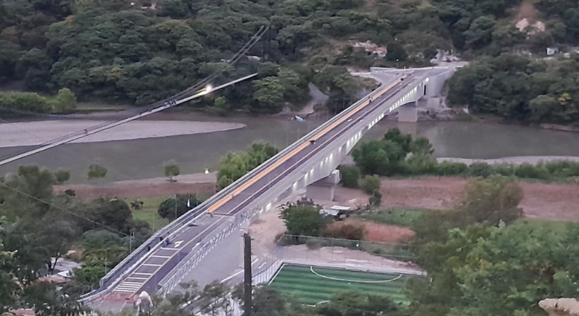 Caminos finaliza la construcción del puente Chitomax./Foto: CIV.