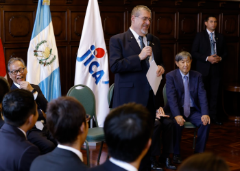 Presidente se reúne con jóvenes del voluntariado impulsado por Japón. / Foto: Alex Jacinto.