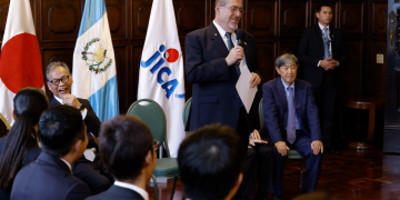 Presidente se reúne con jóvenes del voluntariado impulsado por Japón. / Foto: Alex Jacinto.
