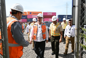 Presidente Arévalo supervisa avances en la Empresa Portuaria Quetzal./Foto: Byron de la Cruz.