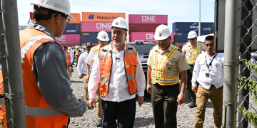 Presidente Arévalo supervisa avances en la Empresa Portuaria Quetzal./Foto: Byron de la Cruz.
