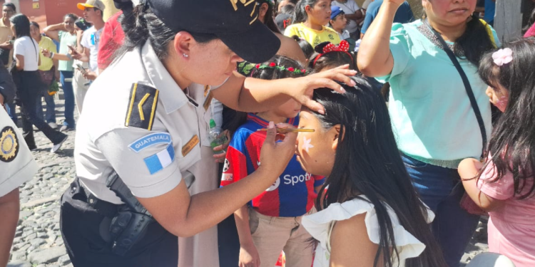 PNC mantiene presencial en el Festival de las Flores./Foto: PNC.