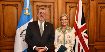 Presidente Arévalo se reúne con la duquesa de Edimburgo./Foto: Embajada Británica.