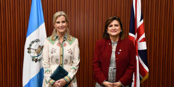 Vicepresidenta Karin Herrera y la duquesa de Edimburgo./Foto: Embajada Británica.