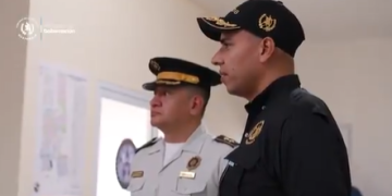 Viceministro de Antinarcóticos supervisa la Fuerza de Tarea de Facilitación del Comercio en la EPQ./Foto: PNC.