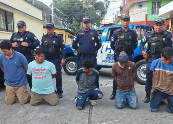 PNC detiene a cinco presuntos secuestradores en Retalhuleu./Foto: PNC.