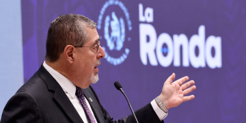 Presidente Bernardo Arévalo indicó que como gobierno siguen considerando la opción de Unops en cuanto a la ley permita. (Foto: Analí Camey)