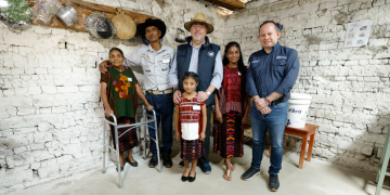 Presidente anuncia declaratoria de nuevos municipios libres de pisos de tierra./Foto: Álex Jacinto.