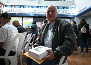 Sergio Godínez asistió a la feria de empleo para adultos mayores organizada por el Ministerio de Trabajo. (Foto: Byron de la Cruz)