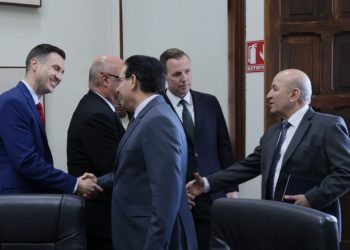 Mingob y delegados del FBI se reúnen para coordinar acciones para recapturar a reos fugados de Fraijanes ll./Foto: Mingob.