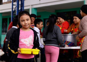 La escuela de la aldea Buena Vista, de San Pedro Sacatepéquez ejecutó al 100% los programas otorgados a las OPF. (Foto: Analí Camey)