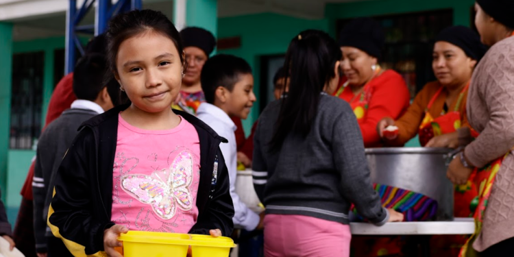 La escuela de la aldea Buena Vista, de San Pedro Sacatepéquez ejecutó al 100% los programas otorgados a las OPF. (Foto: Analí Camey)