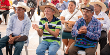 El Programa de Aporte Económico del Adulto Mayor continúa ampliando su cobertura./Foto: Mintrab.