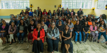 Clausuran la Escuela para Padres con testimonios de transformación familiar. / Foto: SBS.