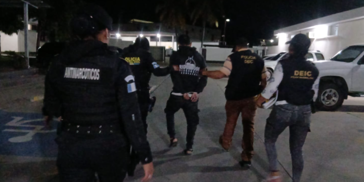 Las autoridades señalaron que este allanamiento forma parte de investigaciones en curso que buscan desarticular redes que operan en el País. / Foto: PNC