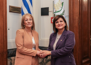 La vicepresidenta Karin Herrera se reunió con la vicepresidenta de Uruguay, Carolina Cosse. (Foto: vicepresidencia)
