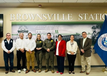 Autoridades guatemaltecas realizan recorrido por estaciones fronterizas y migratorias en Texas