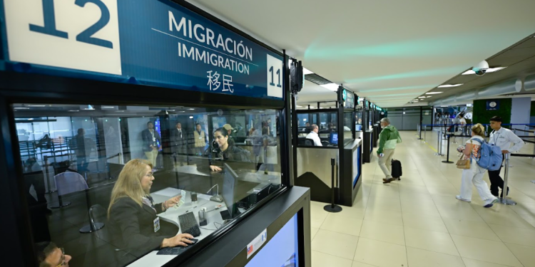 Módulos de control migratorio mejora los servicios en el Aeropuerto La Aurora./Foto: Álvaro Interiano.