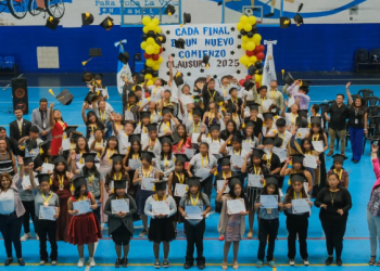 Jóvenes bajo protección celebran su graduación de Primaria y nivel Básico