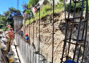 Construcción de muros de contención./Foto: Udevipo.
