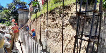 Construcción de muros de contención./Foto: Udevipo.