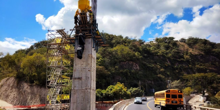 Puente corozal avanza con la fundición de sus pilotes./Foto: DGC.