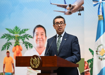 Ministro de Finanzas indicó que el presupuesto 2026 permitirá mantener y reforzar los esfuerzos de inversión pública. (Foto: Byron de la Cruz)