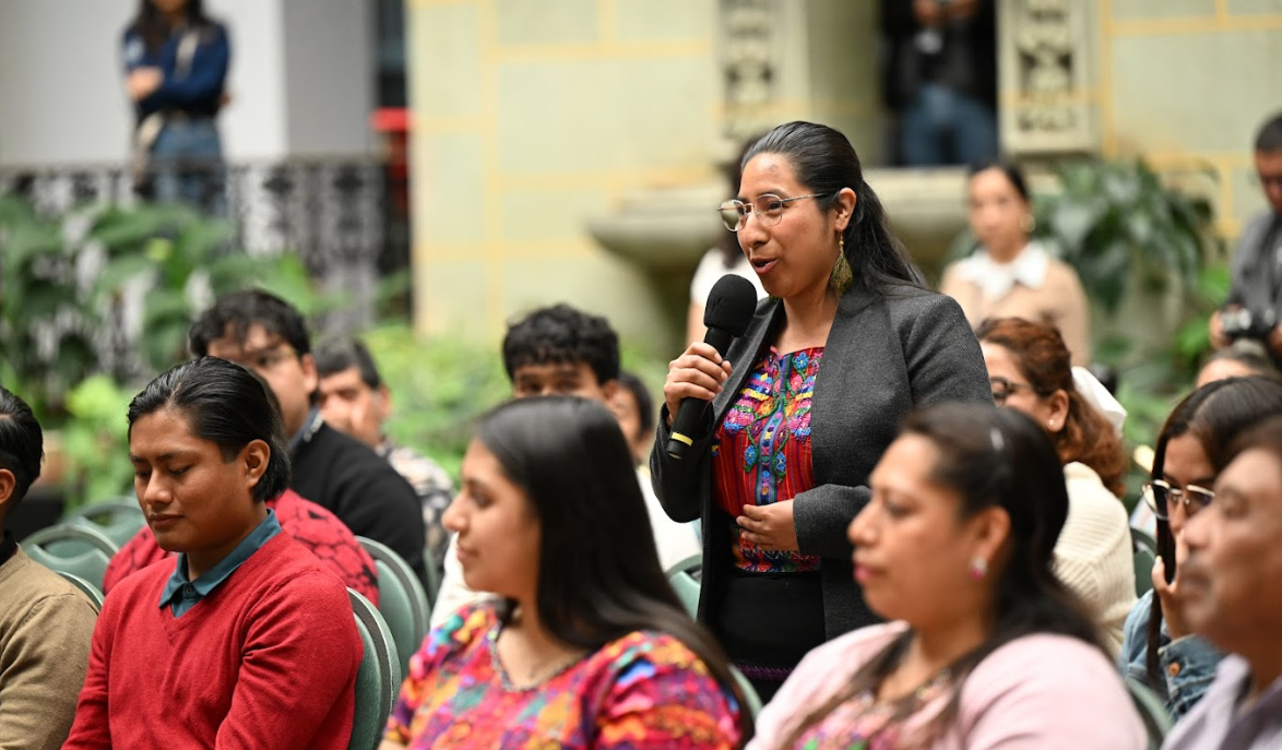 Norma Subuyuj, beneficiaria de Becas por Nuestro Futuro.