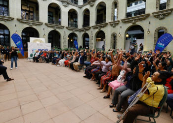 Becas por Nuestro Futuro ha beneficiado a 122 guatemaltecos