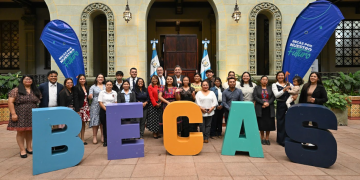 Tercera convocatoria de Becas por Nuestro Futuro suma más de 2 mil postulaciones. / Foto: Byron de la Cruz.
