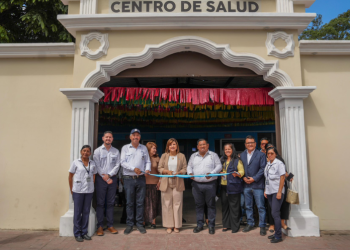 La vicepresidenta participó en la inauguración de las instalaciones renovadas del Centro de Salud de Esquipulas. (Foto: Vicepresidencia)