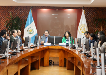 Congreso recibe propuesta para modernizar contrataciones públicas