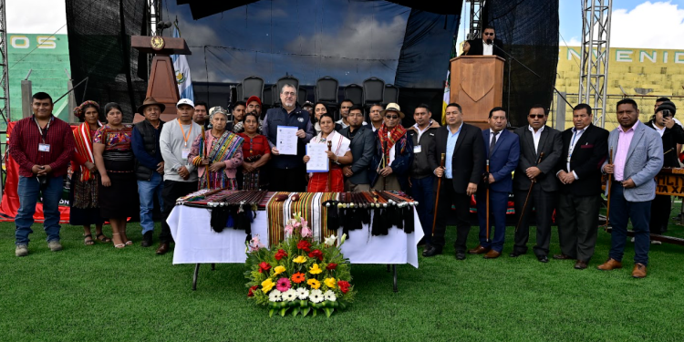 Presidente Arévalo firma Agenda Territorial con el Pueblo Mam
